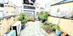 Bán nhà riêng: Bán nhà ngay mặt tiền Phó Đức Chính quận 1, 35m2 4 tầng chỉ nhỉnh