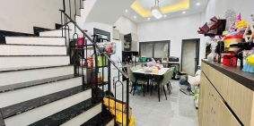 Bán nhà riêng: Nhà đẹp lung linh tại lạc long quân - oto 7 chỗ đỗ cửa - ngõ thôn