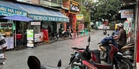 Bán nhà riêng: Bán nhà mặt tiền Gần Lê quang định Gò Vấp, 4x20, 5 tầng TN 50tr/t