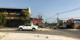 Bán đất thổ cư: Mặt tiền Lã Xuân Oai, Long Trường, Quận 9. DT: 15x56. 826m2 Giá: