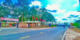 Bán đất thổ cư: NGỢP NGỢP ĐƯỜNG NHỰA Chủ gửi bán lô mặt nhựa số 6 gần DT756 QUÁ