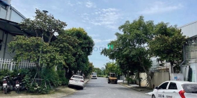 Bán đất thổ cư: Lô đất 400m2 - MT 16.5m - Nhỉnh 15 tỷ Sát Vin, Vỉa hè 3 oto trán