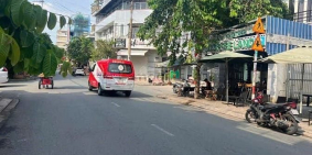 Nhà riêng: Nhà 4x25 3 lầu 5 phòng đường 12m , số 413 Lê Văn Quới