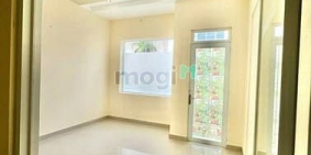 Nhà riêng: Nhà (4m x 16m) 3 lầu 5 phòng ngủ, đường Lê Văn Quới