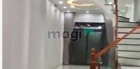 Nhà phố: Nhà 3 lầu 4 phòng ngủ 6wc 5 máy lạnh, Đường Nguyễn Triệu Luật