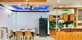 Nhà riêng: Nhà (6x10) 5 tầng, 4 phòng ngủ, Đường Lê Văn Quới
