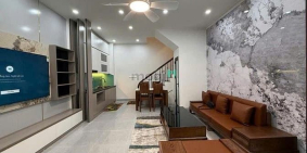 Nhà riêng: Cho thuê nhà ngõ 121 thái hà 75m x5T ô tô đỗ cửa