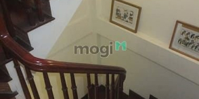 Nhà riêng: Cho thuê nhà ngõ 125 trung kính 52m x4T ô tô đỗ cửa