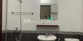 Nhà riêng: Cho thuê nhà ngõ 93 trung kinh 130m x 4T giá 22tr/th