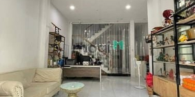 Nhà riêng: Cho thuê nhà hẻm xe hơi đường Lê văn sỹ. Tân bình