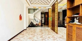 Nhà riêng: Cho thuê nhà mới xây khu Nguyễn Thái Bình hẻm Bàn Cờ thông qua K300