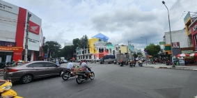 Nhà phố: Cho thuê nhà GÓC 2MT số 584-586-588 đường Hậu Giang, Phường 11, Quận 6