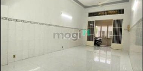 Nhà riêng: Nhà cho thuê: 440/5D Lạc Long Quân Q11, (4x16m 3L 5pn 5wc)