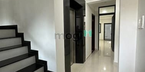 Nhà phố: Cho thuê nhà Nguyễn Sơn 4x20. 5 lầu. Có thang máy