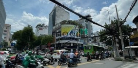 Nhà phố: Cho thuê nhà GÓC 2MT số 60-62 đường Cách Mạng Tháng Tám, Phường 6, Q3