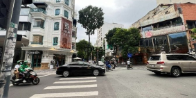 Nhà phố: Cho thuê nhà GÓC 2MT 190-192-192A Lý Tự Trọng - Trương Định, Quận 1