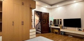 Nhà riêng: Cho thuê nhà nguyên căn số 26I ngõ 209 Đội Cấn, Ngọc Hà, Hà Nội