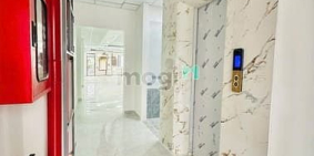 Nhà riêng: Cho thuê tòa nhà có hầm xe - nguyên căn