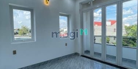 Nhà phố: Cho thuê nhà 1 trệt 2 lầu Tân Hiệp, 1 sẹc Đồng Khởi