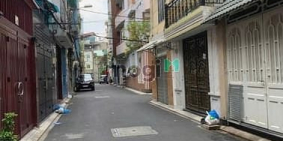 Nhà riêng: Cho thuê nhà hẻm xe hơi có sân - DT 4X20m  đường Phan đăng lưu, PN