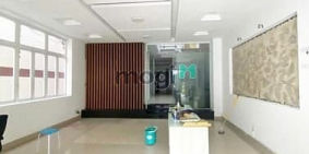 Nhà phố: Cho thuê nhà nguyên căn mặt tiền Quận 1 - Kinh doanh