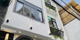 Nhà phố: Cho thuê nhà đẹp mới xây, khu Bắc Hải, Quận 10. Ngang 5m, giá chỉ 35TR