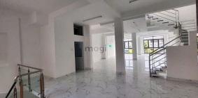 Nhà phố: Cho thuê tòa nhà Mặt tiền gần Tô Hiến Thành Q10