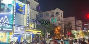 Nhà phố: Cho thuê nhà mặt tiền  đường D2 (Nguyễn Gia Trí), Phường 25, Quận Bình