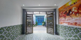 Nhà phố: Nhà Mặt Tiền Đường 2 lầu Buôn Bán Kinh Doanh và Ở sân xe hơi Quận 120