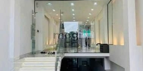 Nhà phố: Cho thuê nhà mặt tiền Hồ Bá Kiện, khu kinh doanh sầm uất, vị trí tốt