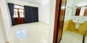 Nhà phố: Cho thuê Góc hai mặt tiền Lê Văn Sỹ, Phường 12, Quận 3.