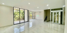 Nhà phố: Một căn duy nhaasrt đường 3/2, Phường 14, Quận 10