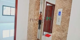 Nhà phố: giao full kính - cư xá bắc hải, Quận 10 - có thang  máy