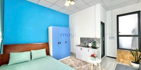 Nhà hàng - Khách sạn: Phòng Đẹp Ban Công Thoáng, An Ninh Ngay Ngã Tư Hàng Xanh