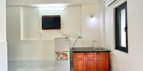 Nhà hàng - Khách sạn: Căn Hộ Ban Công Full Nội Thất Ngay Bệnh Viện Da Liễu Quận