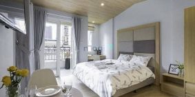 Nhà hàng - Khách sạn: CĂN HỘ Dịch Vụ BAN CÔNG LỚN Ngay TRUNG TÂM Quận 10