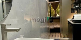 Nhà hàng - Khách sạn: CHDV full nội thất có ko gian. Có view chill. Cử sổ kính l