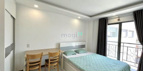 Nhà hàng - Khách sạn:  Studio cửa sổ trời đón sáng tốt gần Ngã Tư Hàng Xanh - U