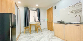 Nhà hàng - Khách sạn: Studio Cửa Sổ Thoáng Full Nội Thất Ngay Mặt Tiền Nguyễn Vă