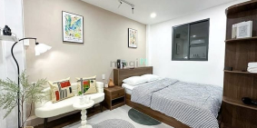 Nhà hàng - Khách sạn: Căn hộ dịch vụ 30m² tại đường Trần Hưng Đạo có thang máy, 