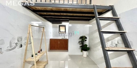 Nhà hàng - Khách sạn:  Phòng Gác Cao Đứng Thẳng Có Thang Máy Và Hầm Xe – Sân Ph