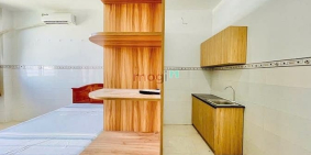 Nhà hàng - Khách sạn:  Căn Hộ Mới Tách Bếp Và 1 Phòng Ngủ Có Ban Công Và Thang 