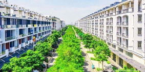 Nhà hàng - Khách sạn: Căn hộ studio tách bếp full nội thất ban công ngay trong V