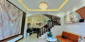 Bán nhà riêng: Trương Định- Nhà Đẹp- 2 thoáng. mặt tiền rộng- full nội thất