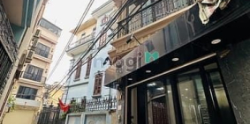 Bán nhà riêng: Hoàng Liệt- Thang Máy- nhà đẹp- fun nội thất- gần ô tô