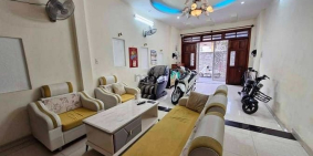 Bán nhà riêng: Nhà đẹp ở ngay hẻm nhựa ôtô vào nhà 3 tầng kế chợ Thủ Đức 4x21; 7