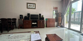 Bán nhà riêng: Ngay cổng Vạn phúc 4 tầng nội thất cao cấp ôtô vào nhà 8,6x25; 28