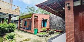 Bán nhà riêng: Khu nhà đẹp lung linh, vườn rộng rải trại thú độc lạ, 3461m2; 24,