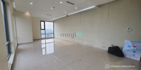 Văn phòng: Văn phòng Golden King PMH 45m2 căn góc view đẹp có máy lạnh âm trần