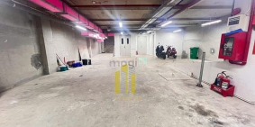 Văn phòng: Tòa Văn Phòng Hầm 7 Lầu Thang Máy , DT 1300m2 - Có PCCC